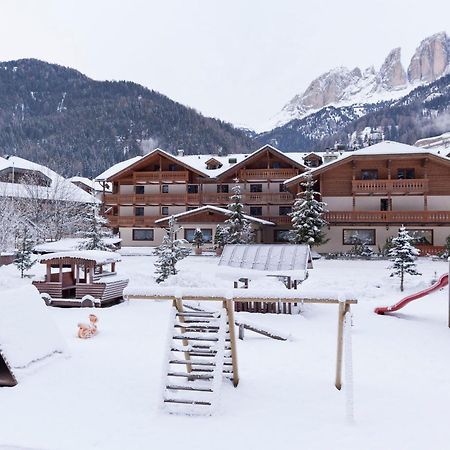 Hotel Sella Ronda Serenella Campitello di Fassa Kültér fotó