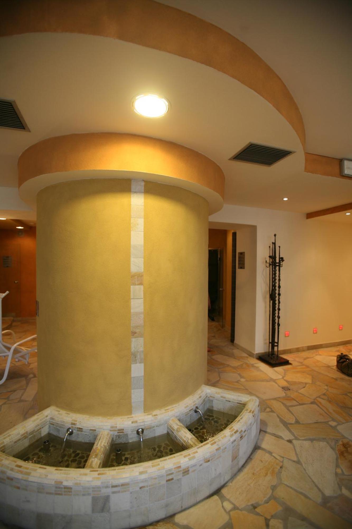 Hotel Sella Ronda Serenella Campitello di Fassa Kültér fotó